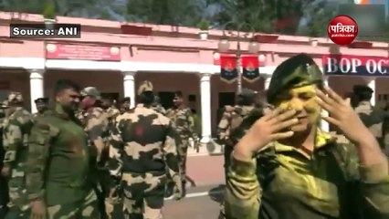 जम्मू-कश्मीर: अंतरराष्ट्रीय सीमा के पास BSF जवानों ने होली मनाते हुए किया ड्रांस, देखें Video