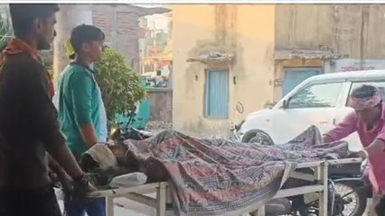 वैशाली: तेज़ रफ़्तार बाइक के अनियंत्रित हो जाने से हुआ दुर्घटना