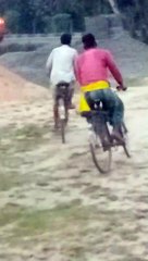 मिल गए यह दोनों # shortsvideo # साइकिल चलाना सेहत बनाना # पठान मूवी # माइकल जैकसन सोंग्स # bhojpury