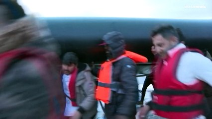 وزيرة داخلية بريطانيا: "مشروع قانون الهجرة يتماشى مع القوانين الدولية"