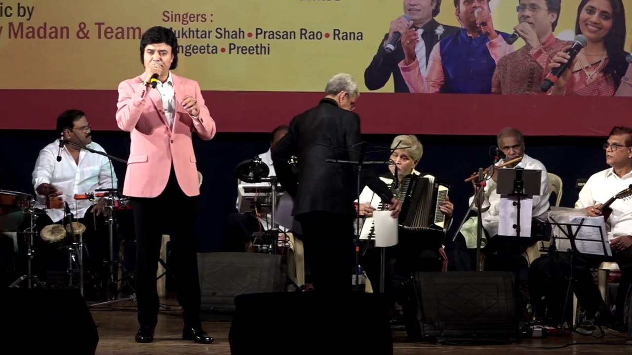 Kisi Ki Muskurahaton Pe Ho Nisar | Mukesh Ki Yaden | Mukhtar Shah Live Cover Performing Song ❤❤ Shemaroo B-Town Saregama Shemaroo Comedy Mile Sur Mera Tumhara/मिले सुर मेरा तुम्हारा