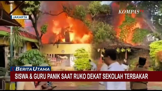 Siswa dan Guru SMAN 112 Jakarta Panik Saat Ruko Dekat Sekolah Terbakar!