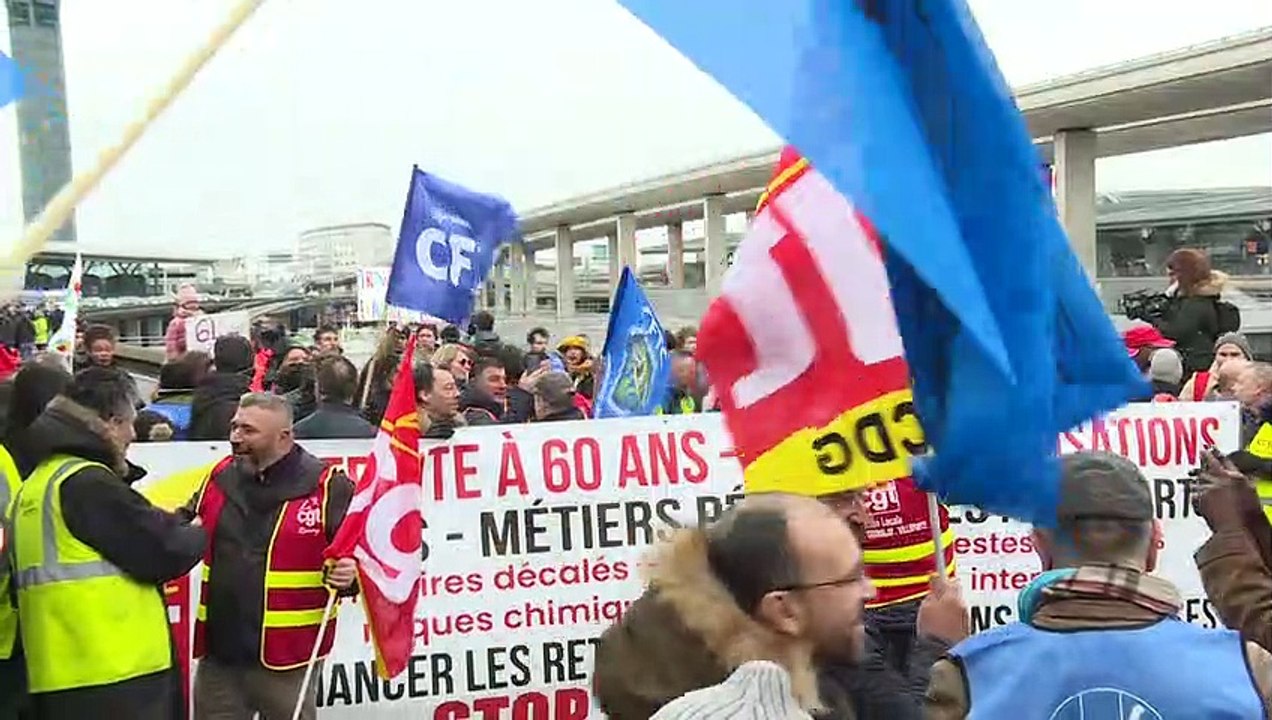 Proteste gegen Rentenreform lähmen öffentliches Leben in Frankreich