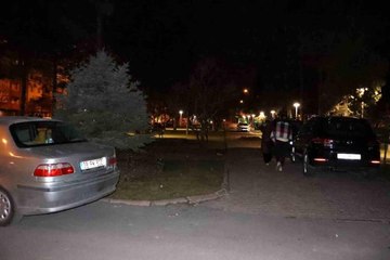 Kayserililer depremlerin ardından akşamı parklarda geçiriyor