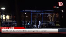 Kayseri'de halk, depremlerin ardından akşamı parklarda geçiriyor