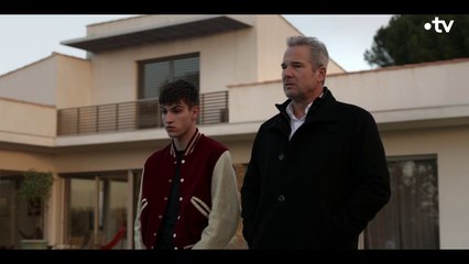 Un Si Grand Soleil - Florent va défendre Mélissa