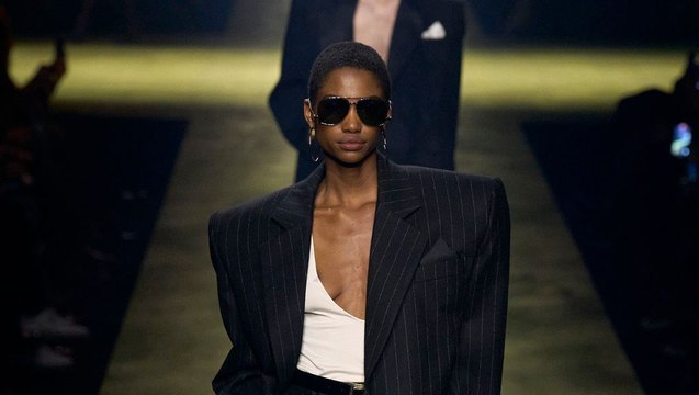 Défilé Saint Laurent Prêt-à-porter Femme Automne-Hiver 23-24