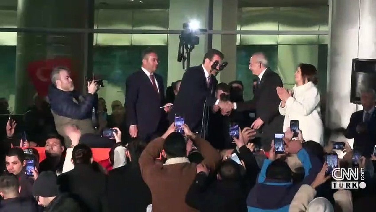 İmamoğlu ve Yavaş istifa edecek mi? Belediye başkanlarına görev Anayasa'ya uygun mu?