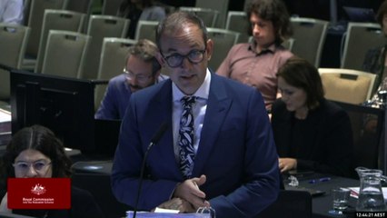 Top bureaucrat who oversaw Robodebt rollout says document to ministers was potentially misleading