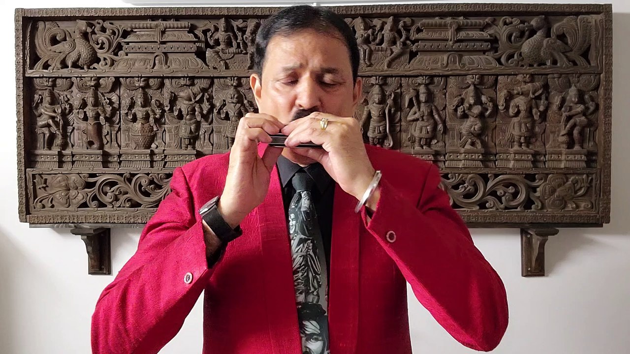 Rahi manwa dukh ki Chinta - Film Dosti 1964 - Vintage Song on Harmonica Live Performance by Mukund Kamdar