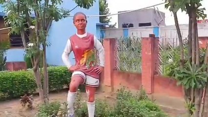 পুরুলিয়া : ব্লক অফিসে মূর্তি, পুরুলিয়ার প্রাম থেকে বাংলা ফুটবল দলে