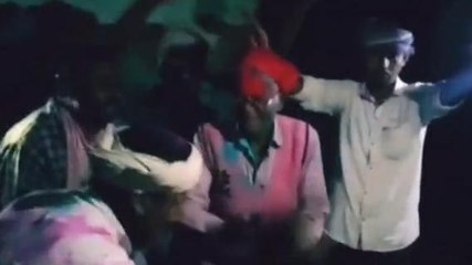 खगड़िया: ढोलक की थाप पर फगुआ गीत पर थिरक रहे गांव के लोग