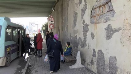 Betonunda midye kabukları ortaya çıkan köprü tedirgin etti