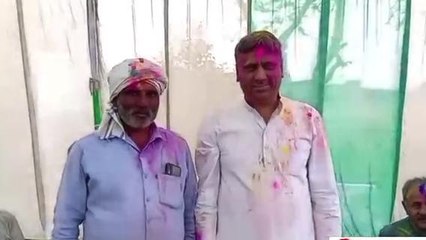 हाथरस: आपसी प्रेम व भाईचारे के साथ सादाबाद विधायक के आवास मनाया गया होली का त्यौहार