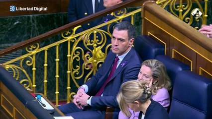 Abascal sentencia a Sánchez: "Usted se ha convertido en un peligro para las mujeres en España"