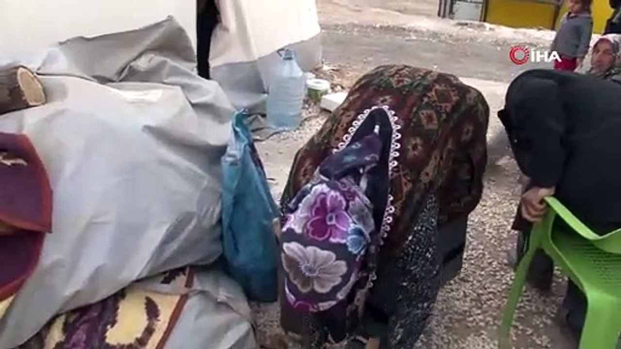 Deprem bölgesinde yükün büyük kısmını kadınlar sırtlıyor