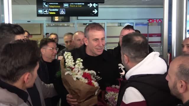 SPOR Abdullah Avcı'ya Trabzon'da çiçekli karşılama