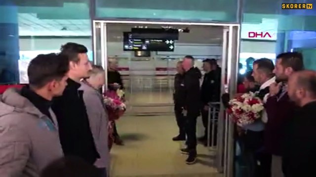 Abdullah Avcı'ya Trabzon'da çiçekli karşılama