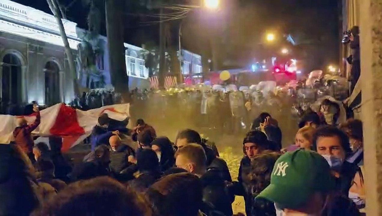 Massenproteste in Georgien gegen Gesetz zu 'ausländischen Agenten'