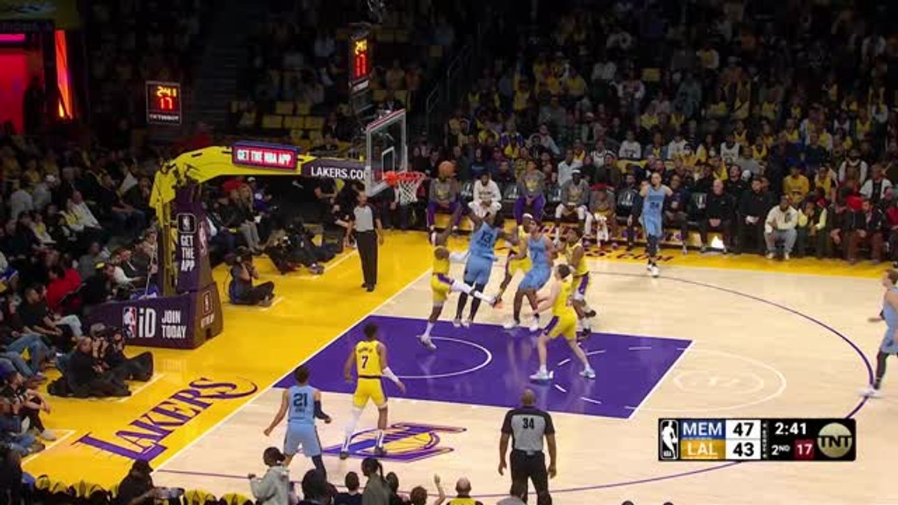 Lakers edge Grizzlies to mark Gasol's special o...