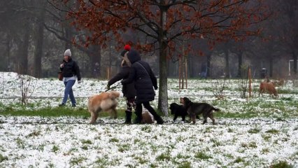 لندن تستيقظ على مشهد تساقط ثلوج نادر في شهر أذار/مارس