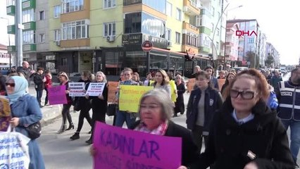KEŞAN'DA '8 MART DÜNYA KADINLAR GÜNÜ'NDE SESSİZ YÜRÜYÜŞ