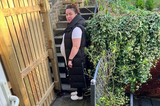 Edinburgh Headlines 8 March: Edinburgh Oxgangs woman who is pregnant in row with neighbours over 'eyesore' fence