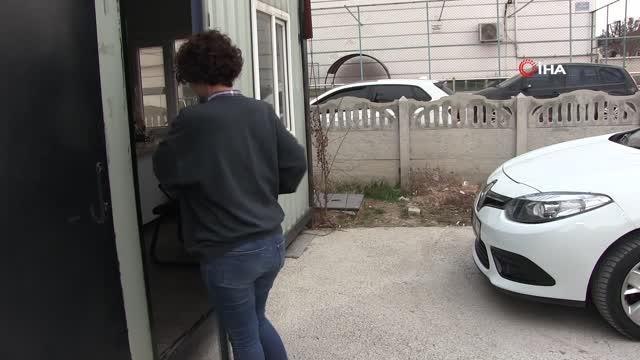 Makine mühendisi genç kadın oto yıkamacı oldu