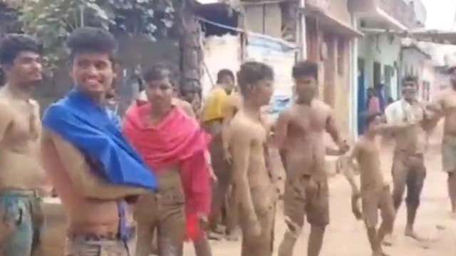 लखीसराय: युवाओं ने जमकर खेली कुर्ता फाड़ होली, फगुआ गीत से सराबोर हुआ शहर