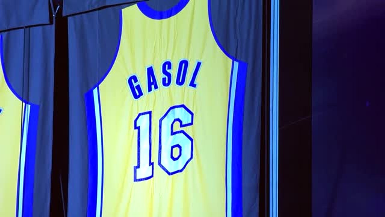 Zu tränen gerührt: jersey-retirement für gasol