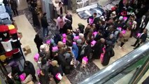Kadınlar Günü’nde Kampanya Düzenleyen Züccaciye Mağazasında Kadınlar Alışveriş İçin Adeta Birbirileriyle Yarıştı!
