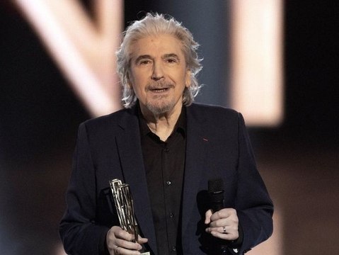 Serge Lama : plusieurs semaines après les Victoires de la musique où il était apparu affaibli, le chanteur a déniché une pépite !