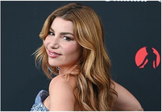 “C’est un venin à lui tout seul” : Lola Marois Bigard dégomme un célèbre chroniqueur de TPMP et règle ses comptes