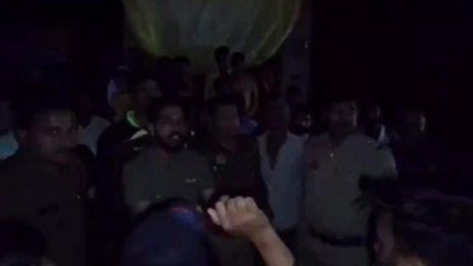 मैनपुरी: जुआ खेलने को लेकर हुआ पथराव, ग्रामीणों में मची अफरा-तफरी