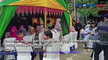 Viral! Sepasang Kekasih Menikah di Tenda Pengungsian