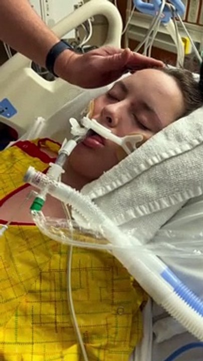 Woman Uses Sign Language to Communicate While in Medically Induced Coma
