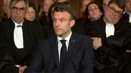 IVG dans la ConstitutionEmmanuel Macron annonce un projet de loi "dans les prochains mois"