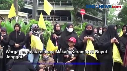 Aksi Kubur Diri Warnai Demo Tolak Relokasi Makam di Tangerang
