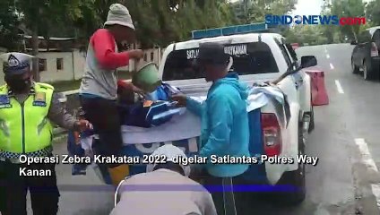 Operasi Zebra Krakatau 2022, Satlantas Polres Way Kanan Tambal Jalan Berlubang