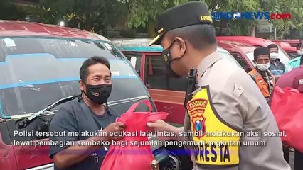 Polresta Sidoarjo Bagi-Bagi Sembako bagi Pengemudi Angkot saat Operasi Zebra