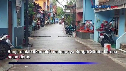 Banjir Surut, Warga Cipinang Melayu Mulai Bersihkan Rumah