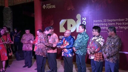 Ciptakan Distrik Membangun – Membangun Distrik, Bupati Jayapura Sabet Penghargaan KDI 2022