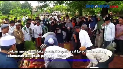 Korban Robohnya Tembok MTsN 19 Dimakamkan di TPU Johar Depok