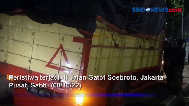 Truk Tabrak Tiang Lampu di Jalan Gatot Soebroto, Sopir Tewas di Lokasi