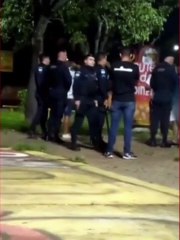 Homem leva chute de PM durante abordagem policial no Guará