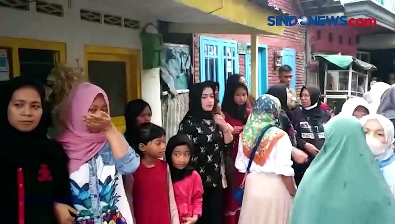 Isak Tangis Pecah Saat Pemakaman Korban ke-133 Tragedi Kanjuruhan