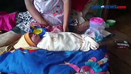 Akses Jalan Desa Rusak Parah, Ibu Muda Terpaksa Ditandu saat akan Melahirkan