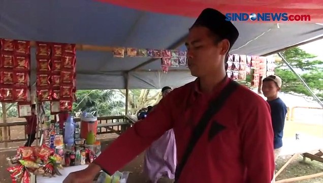 Mencari Makan, Ratusan Monyet Turun ke Jalan Menuju Waduk Saguling