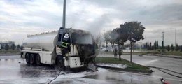 Yalova'da madeni yağ yüklü tankerde korkutan yangın