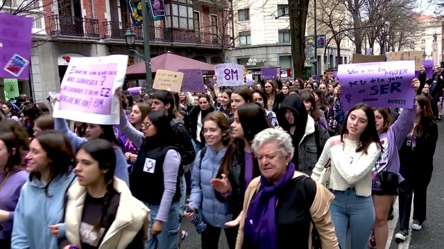 Las estudiantes vacían las aulas y toman las calles en el 8M